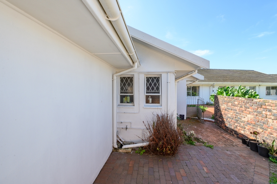 7 Bedroom Property for Sale in Summerstrand Eastern Cape